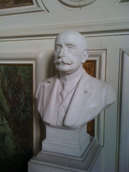 Datei:Bueste-termier.jpg