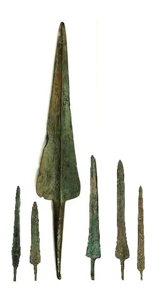 Datei:Illustration-kfar-monash-spear-and-other-canaanite-bronze-age-spears.jpg