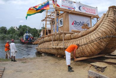Launching 004b.jpg